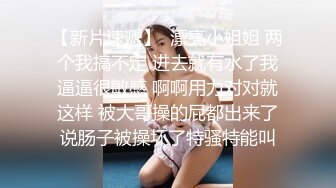   熟女阿姨在家啪啪 被无套输出 这哥们的鸡吧咋看上去怪怪的 像肿了一样