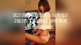 小情侣刚见面就忍不住 激情舌吻