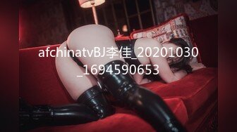 【OnlyFans】逃亡JJ爱KK，狂干群P，大型淫乱场面，两人真实夫妻，女的身材超级棒，群p的场面太过震撼 140