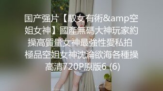 圆圆脸甜美小姐姐坐在身上有点羞涩掏出JB一顿吸骚起来边口边说骚话骑乘猛操大屁股