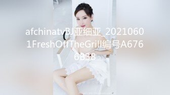 【新片速遞】 老二咋这么命苦啊 本想让美女好好伺候一下小弟 没想到却是女拳击手 直接爆击蛋蛋射精