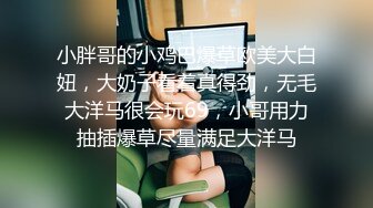 陕西45岁老夫老妻了，还学人家玩车震，老公鸡巴贼长，骚婆娘舔得津津有味！