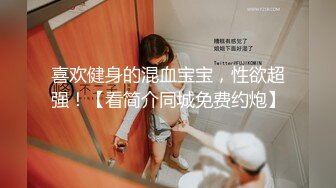 【新速片遞】三个中年老骚女全程露脸伺候一根大鸡巴，三女互动吃奶舔逼舔脚，穿上假鸡巴内裤互插抽插，听狼友指挥真刺激[1.82G/MP4/03:21:19]