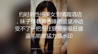 制服美眉 为了业绩 让客户草 很害羞衣服都没脱就开操 直接无套内射